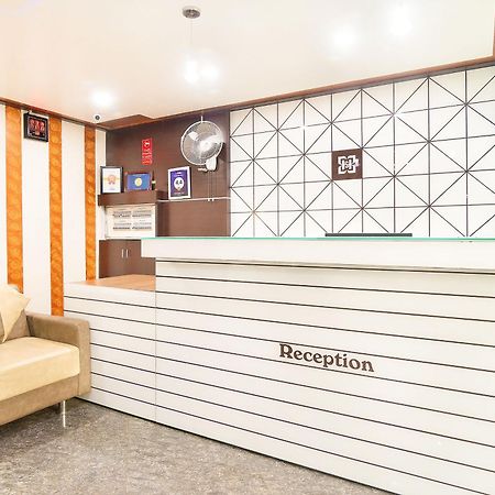 Hotel Satkar Surat Dış mekan fotoğraf
