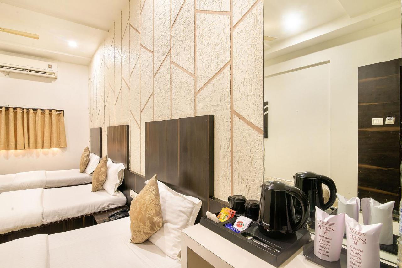 Hotel Satkar Surat Dış mekan fotoğraf