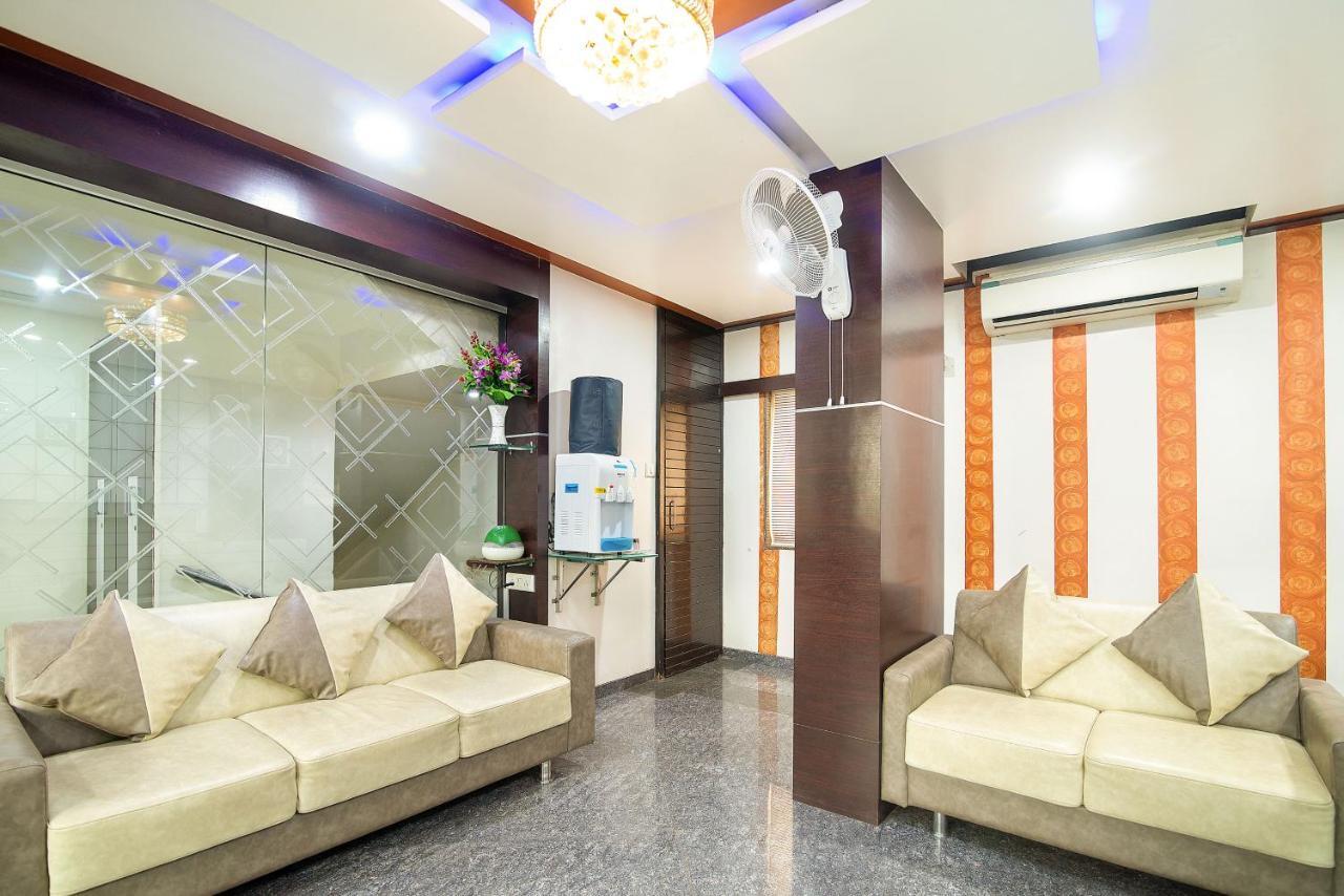 Hotel Satkar Surat Dış mekan fotoğraf